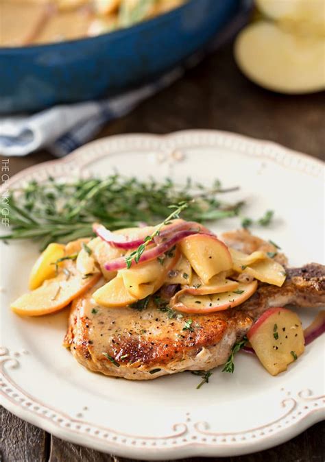 One Pan Pork Chops With Apples And Onions The Chunky Chef