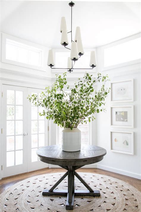 East Hampton New Traditional Round Foyer Table Foyer Furniture