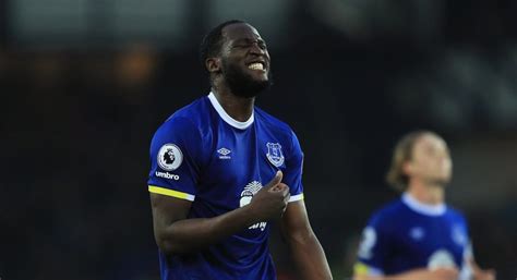 Does romelu lukaku complete chelsea's attack? Conte tells Lukaku he would be first choice striker at Chelsea