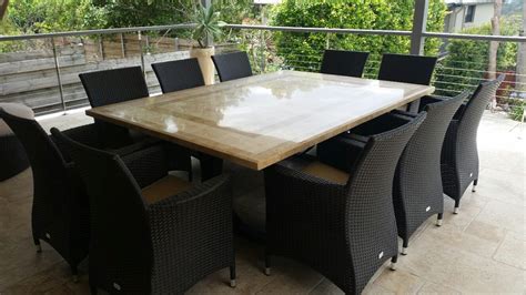 Discover the joys of eating in the open air with an outdoor dining table. Natural stone outdoor tables