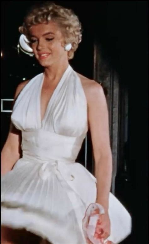 Marilyn On The Set Of The Seven Year Itch 1954 Marilyn Monroe Scene