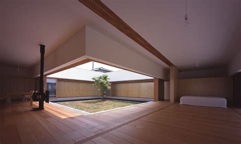 Japanese Cloister Minimalist House Designed By Tezuka Architects