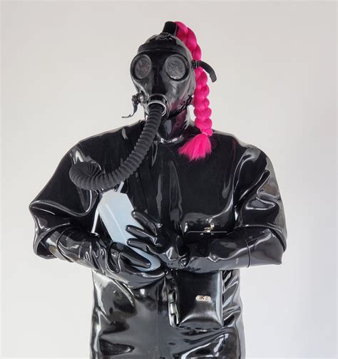 I Got To Try A Studio Gum Heavy Rubber Suit And I Love It R