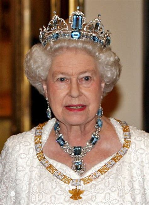 She became queen when her father, king george vi, died on 6 february 1952. Royal Jewelry: Queen Elizabeth II | Royal tiaras, Royal ...