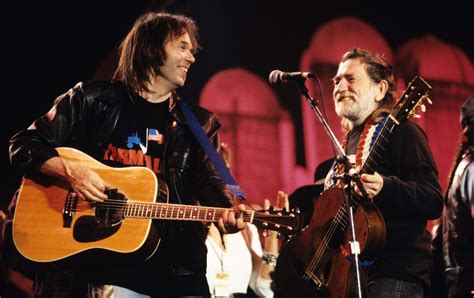 Watch Neil Young And Willie Nelsons Heart Of Gold Duet In 1995 I