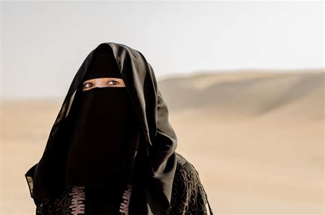 Burqa The Beautiful Face Veil Emirati Women Wear