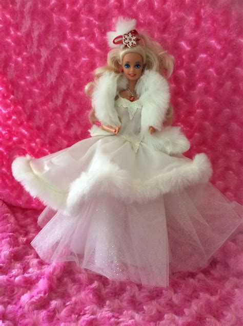 1989 happy holidays barbie no box happy holidays barbie barbie collection holiday barbie