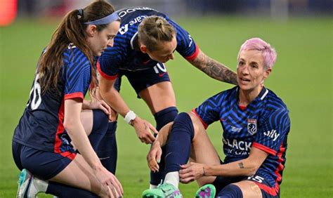 Legendary Uswnt Star Megan Rapinoe Forced Off Pitch For Ol Reign In