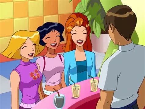 pin by kendra rasberry on fan art and random fan pins cartoon outfits totally spies totally