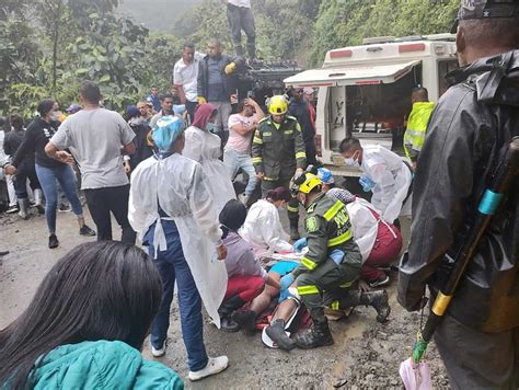landslide buries bus in colombia at least 33 dead government cyprus mail