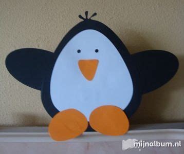 Bekijk meer ideeën over winterknutsels, winter activiteiten, winter knutselen. Pinguïn knutselen van papier | Pinguin knutselen, Winter ...