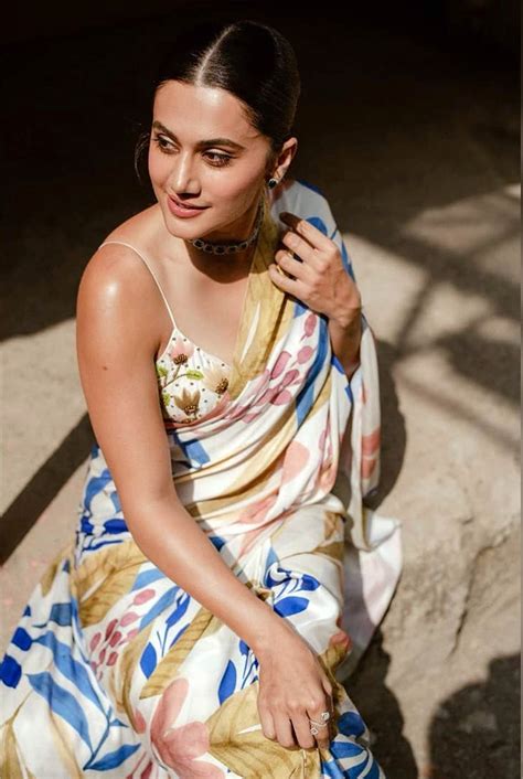 Taapsee Or Rakul Who Wore The Look Better Vote Rediff Com Get Ahead