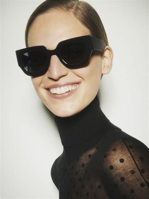 victoria beckham debuts new eyewear collection mojeh