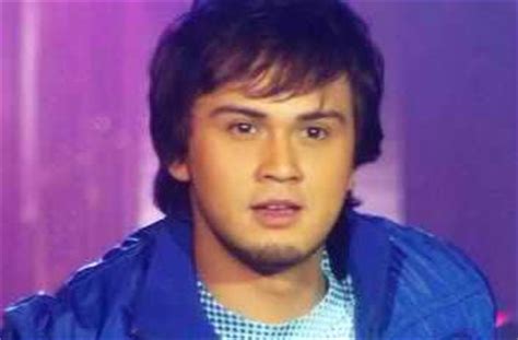 The asiong salonga story band lead singer (2011). The Surfer Dude's Hairstyle - Pinoy Guy Guide