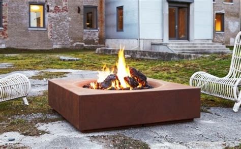 Another group of intrepid do it yourselfers built an impressive, modern looking fire pit using concrete poured into a square wooden frame. 40 ideas for modern fire pit designs to add character to ...