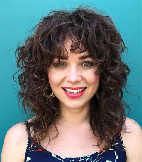 Medium Length Hairstyles For Curly Hair 2020 A Complete Guide Best