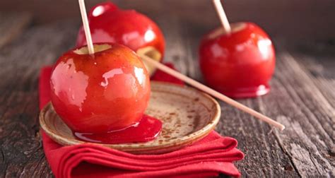 Many kinds of martini drinks are available on restaurants but candy apple martini is the most famous one as people love its rich taste. How do you make toffee apples? Here's a simple recipe for ...