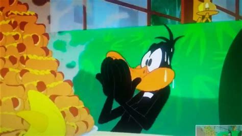 Daffy Duck Eats Hot Dogs With Sound Chewing And Slurping Youtube