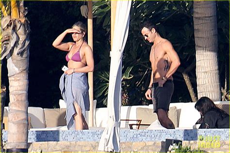 Jennifer Aniston Courteney Cox Bikini Babes In Cabo Photo 3019224