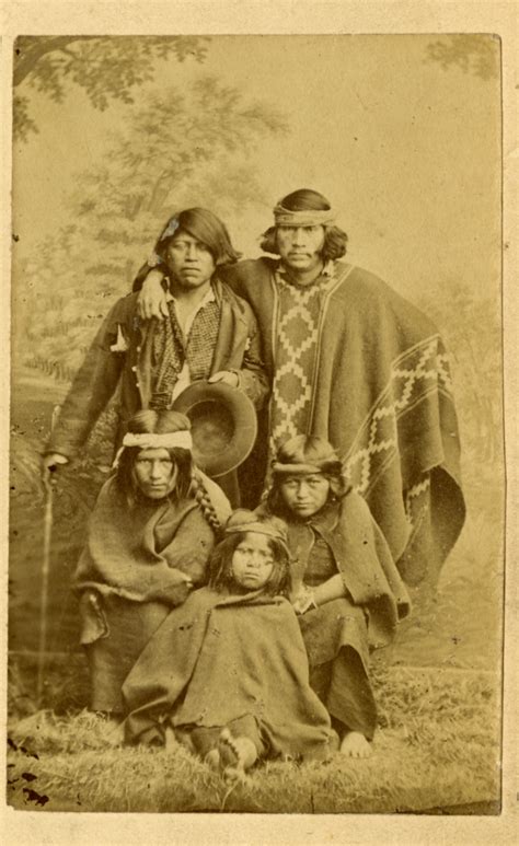 Familia Mapuche Hacia 1890 Memoria Chilena Biblioteca Nacional De Chile