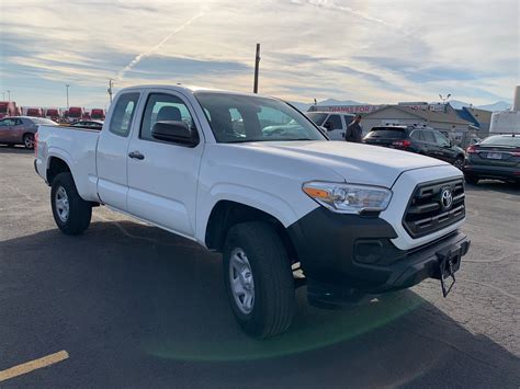 2017 Toyota Tacoma White 086629 Gbleasing
