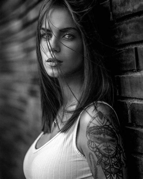 I Adore This Picture Blackandwhiteportraitphotographyfaces Girl Tattoos Portrait