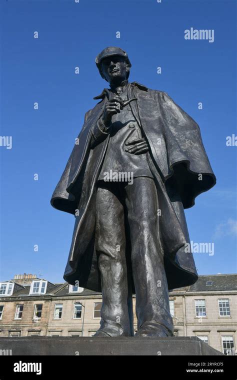 Edimburgo Escocia Reino Unido De Octubre De La Estatua De Sherlock Holmes En Picard A