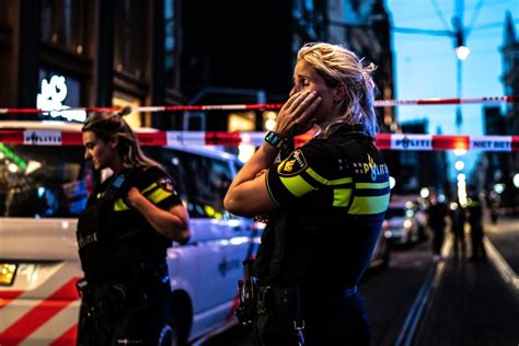 Feb 28, 2021 · m. Aanslag op misdaadjournalist Peter R. de Vries in ...