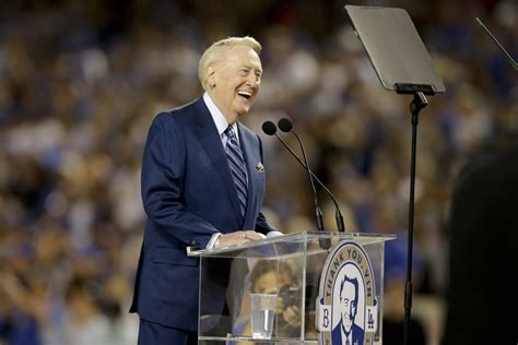 Vin Scully Dodgers Broadcaster For 67 Years Dies At 94 The Columbian