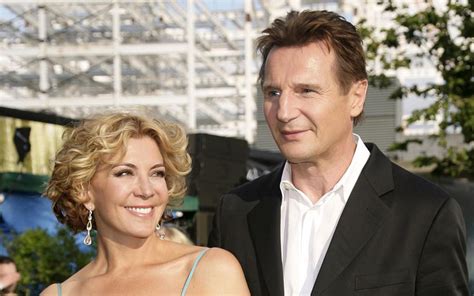 Liam Neeson el viudo que homenajea a su esposa en cada película desde