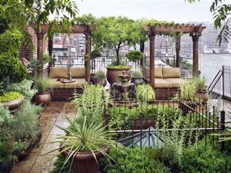 31 Roof Garden Ideas To Bring Your Home To Life Designbump Jardim De