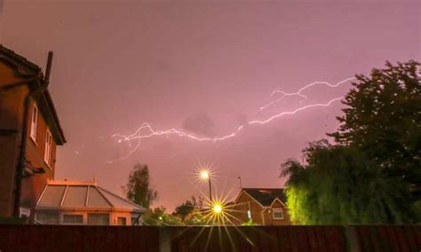 Uk Weather Lightning Strikes As Hottest Day On Record Looms Uk