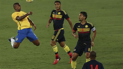 Barrios, mateus uribe, juan cuadrado. Brasil 1 - 0 Colombia: Resumen y resultado - Partido de La Amistad - AS Colombia