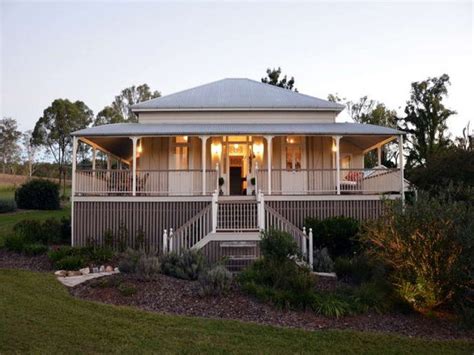 A queenslander house isn't commonly seen in the us; queenslander love | house | Pinterest | Queenslander ...