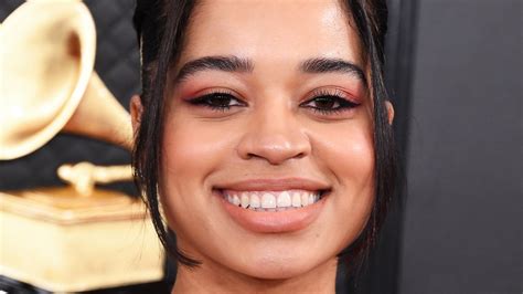 Get The Look Ella Mai On The Grammy Red Carpet Daily Candid News