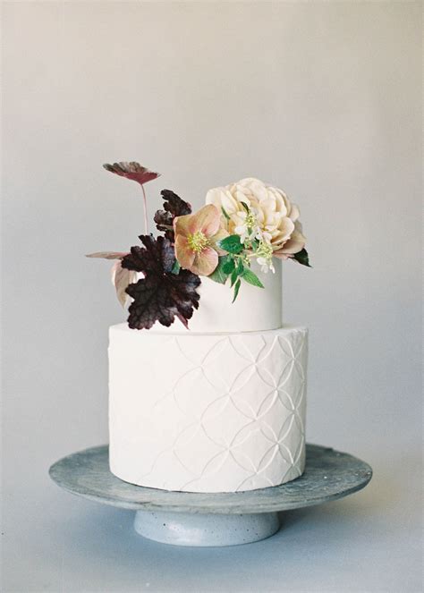 Organic And Simple Wedding Cake Inspiration
