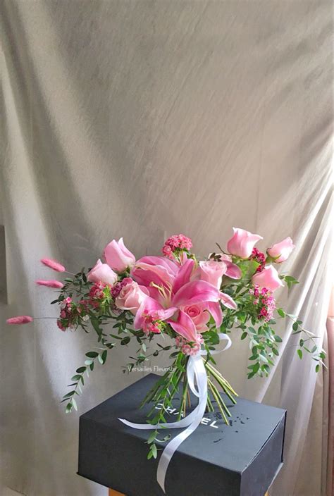 Bridal Bouquet Of Lilies And Roses Garden Bouquet Aesthetics Roses