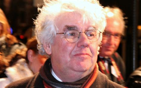 Hij schreef een aantal belangrijke boeken over sociale en culturele veranderingsprocessen in heden en verleden. Geert Mak naar Bredevoort in Boekenweek: AFGELAST ...