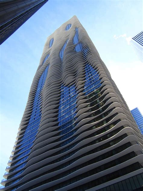 Designed by a team led by jeanne gang of studio gang architects, with james loewenberg of loewenberg & associates as the architect of record. Aqua Tower, Chicago, Studio Gang Architects | Skyscraper ...
