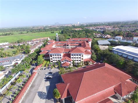 Surau / dewan ini akan digunakan secara bersama oleh sekolah menengah sains tahfiz (semesti) dan juga sekolah rendah islam alor setar (serias). Cadangan Merekabentuk, Membina & Menyiapkan Sekolah ...
