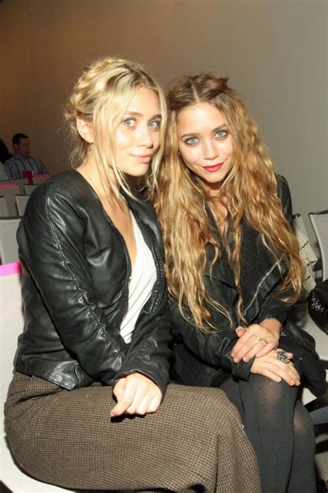 Mary Kate And Ashley Olsen Have Nice Long Curly Wavy Hair Mary Kate