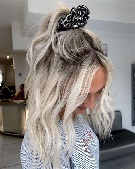 20 Trendy White Blone Color Hair Styles For Girls Ibaz In 2020