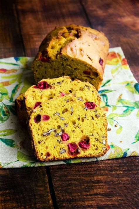 It's moist, flavorful and easy to make with 15 minutes of prep time. Pumpkin Bread With Fresh Cranberries