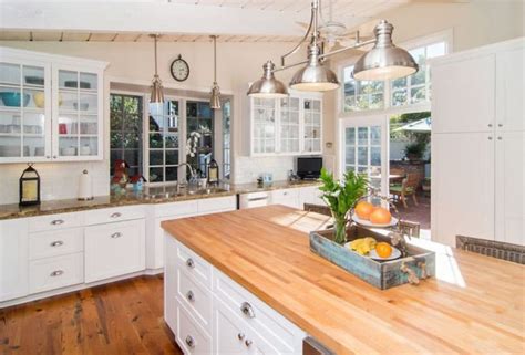 27 Gorgeous White Country Kitchens Pictures Designing Idea