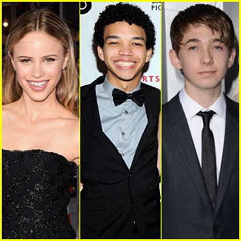 ➺ paper towns movie storyline quentin jacobsen has spent a lifetime loving the magnificently adventurous margo roth spiegelman from afar. Halston Sage, Justice Smith, & Austin Abrams Join John ...