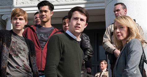 Season 3 of netflix's 13 reasons why was renewed by netflix on june 6, 2018. 13 Reasons Why Season 3 Theories | POPSUGAR Entertainment