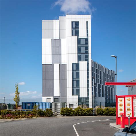 The holiday inn express is a conveniently located, contemporary & stylish airport hotel in dublin, offering some of the best rates available with breakfast included. Holiday Inn, Dublin Airport - C+W O'Brien Architects