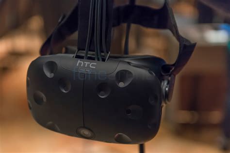 Htc Vive Vr Headset Will Cost 799 Shipping In April