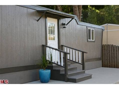 Best modern mobile home exterior makeover single wide. Great Ideas For Remodeling A Mobile Home | Mobile home ...