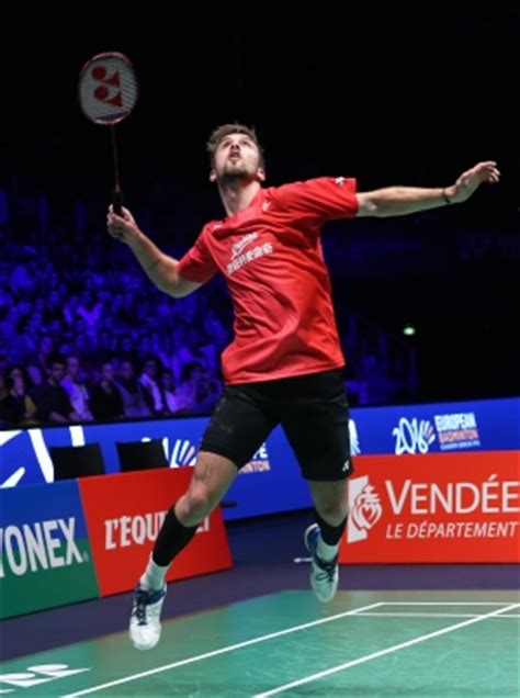 Viktor axelsen the most successful young player and current world no.1 with great skills and deceptive smash viktor axelsen is warm up training with his friend (drive shots, drop shots and clear shot. BWF News